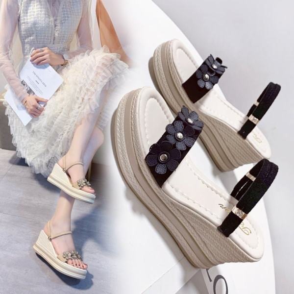 Ženske sandale sa platformom i 3D elementima