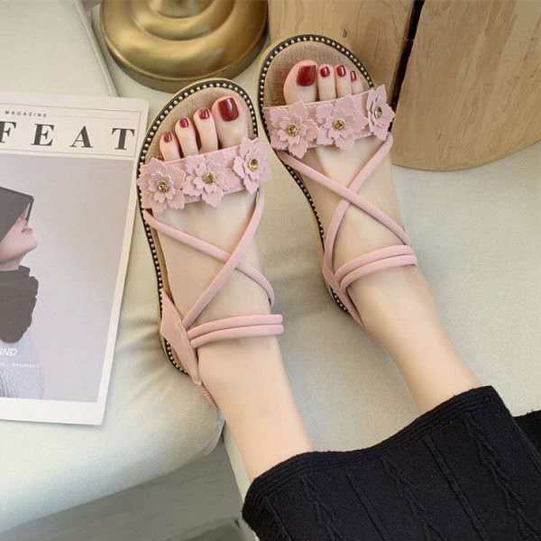 Ženske sandale s cvjetnim ukrasom i vezicama