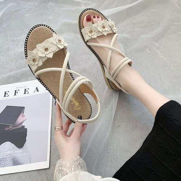 Ženske sandale s cvjetnim ukrasom i vezicama