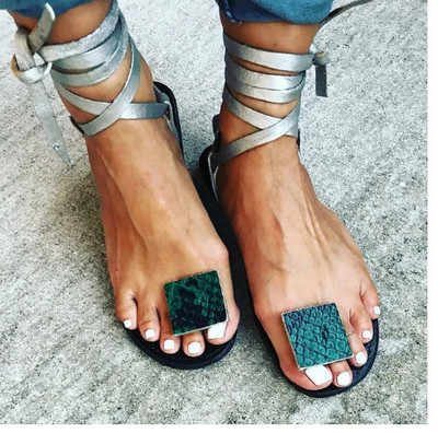 Modernas vasaras sandales ar potīšu saitēm