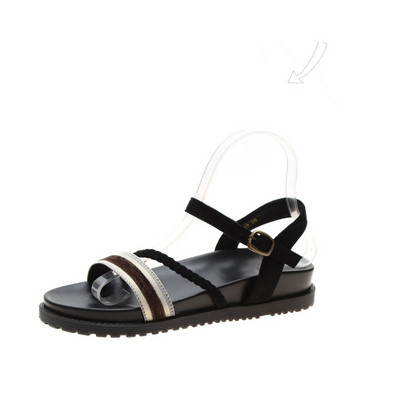 Aktuelne ženske sandale sa ravnim đonom i kopčom