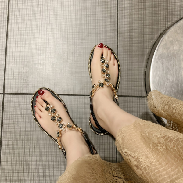 Ležerne ženske sandale - s ravnim potplatom i kamenčićima