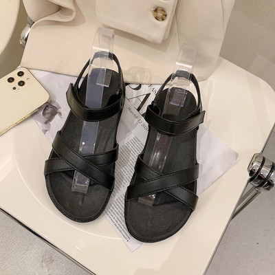 Novi model ženskih kožnih sandala sa ravnim đonom u bež i crnoj boji