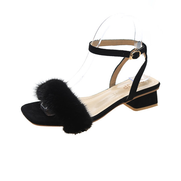 Model nou de sandale dama cu toc patrat si puf