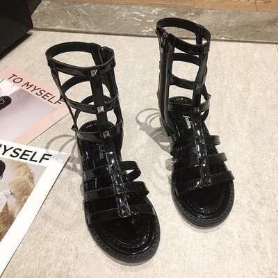 Model nou de sandale dama cu carouri metalice de culoare neagra