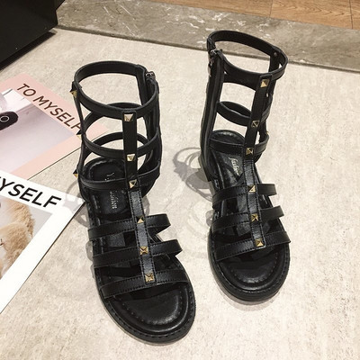 Model nou de sandale dama cu carouri metalice de culoare neagra
