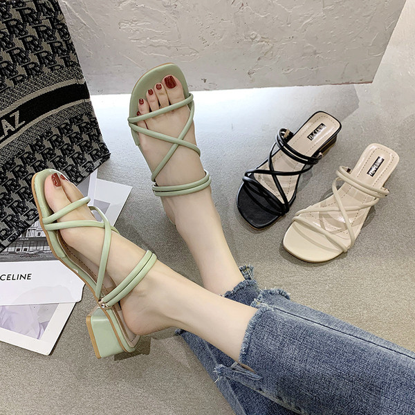 Ženske sandale od eko kože na nisku potpeticu