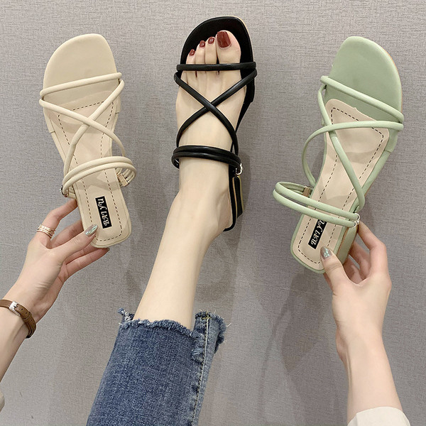 Ženske sandale od eko kože na nisku potpeticu