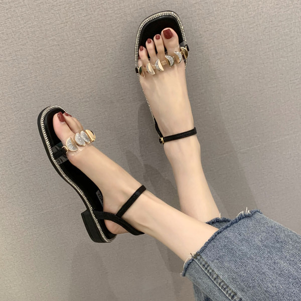 Novi model ženskih sandala sa ravnim đonom - dvije boje