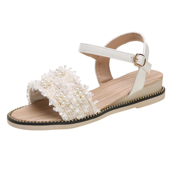 Aktuelne ženske sandale sa biserima