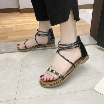 Ležerne ženske sandale s metalnim ukrasima i ravnim potplatom