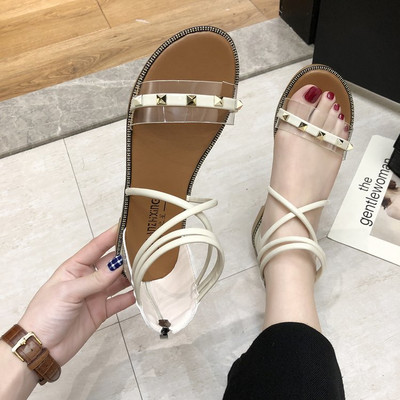 Ležerne ženske sandale s metalnim ukrasima i ravnim potplatom