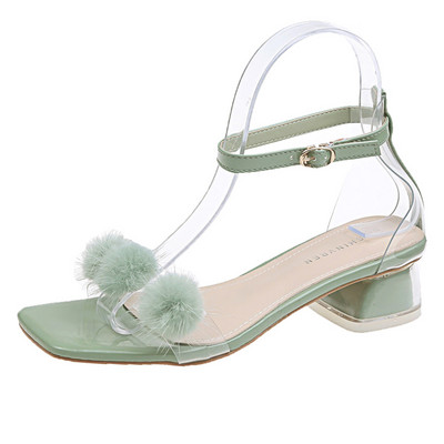 Šiuolaikinės moteriškos basutės su pūkais ir petnešėlėmis