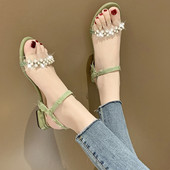Elegantne ženske sandale s perlama i remenom