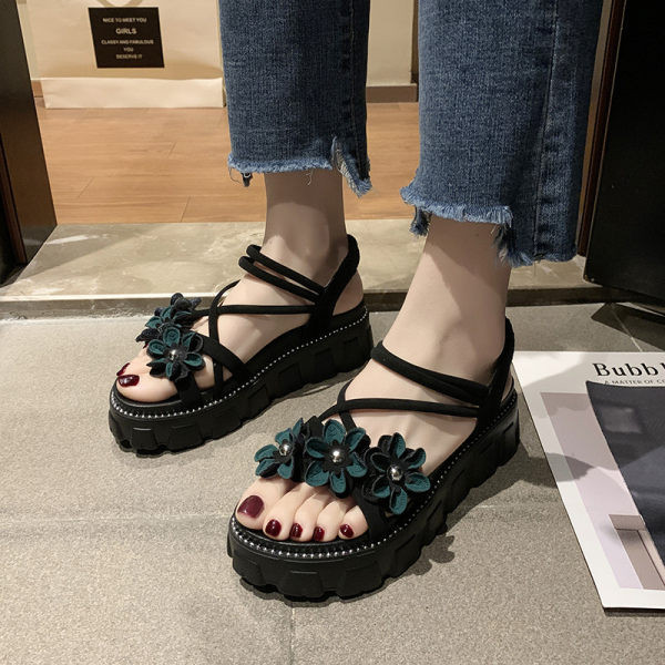 Ženske sandale sa remenčićima i 3D elementima