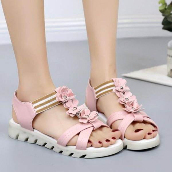 Ženske sandale s 3D cvjetnim elementom i ravnim potplatom