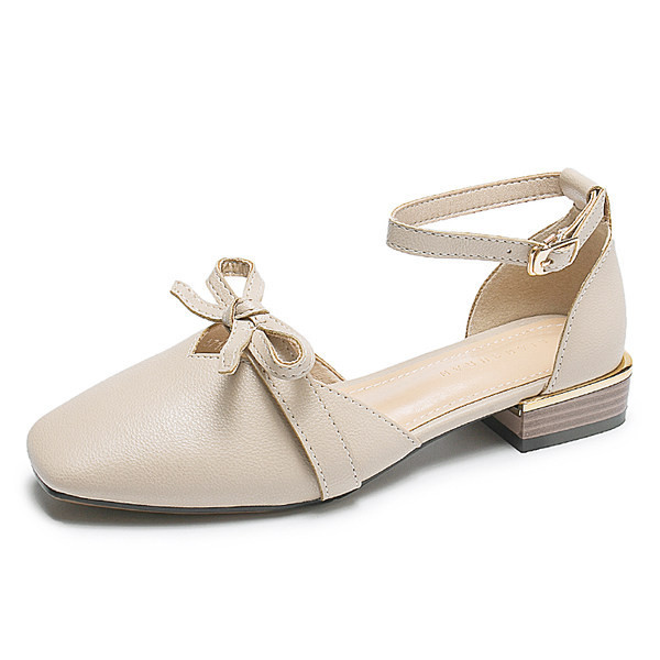 Model nou de sandale dama cu toc patrat jos si panglica