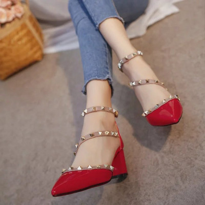 Ženske sandale sa metalnim elementima i petom