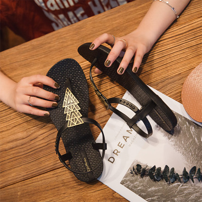 Moderne ženske sandale sa remenom