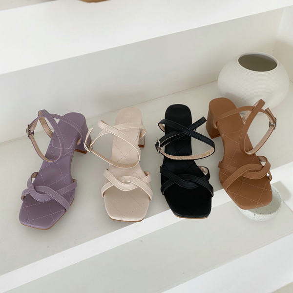 Novi model ženskih sandala na četvrtastu petu - eko koža