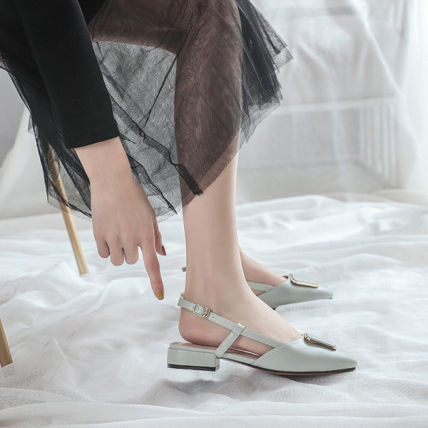 Novi model ženskih sandala od umjetne kože - tri boje