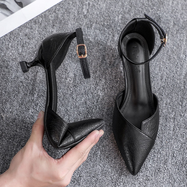 Naujas moteriškų smailių basučių modelis iš eko odos