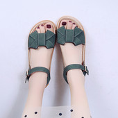 Modernūs moteriški dirbtinės odos sandalai su dirželiu