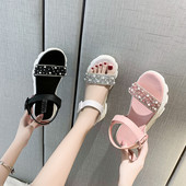 Ležerne ženske sandale sa biserima i kopčom