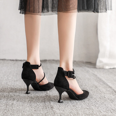 Uus mudel ökoseemisnahast rihmadega naiste sandaalid