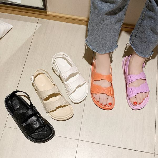 Moteriškos laisvalaikio basutės su velcro užsegimu