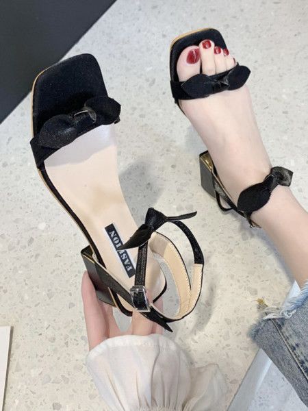 Ležerne ženske sandale s niskom debelom petom