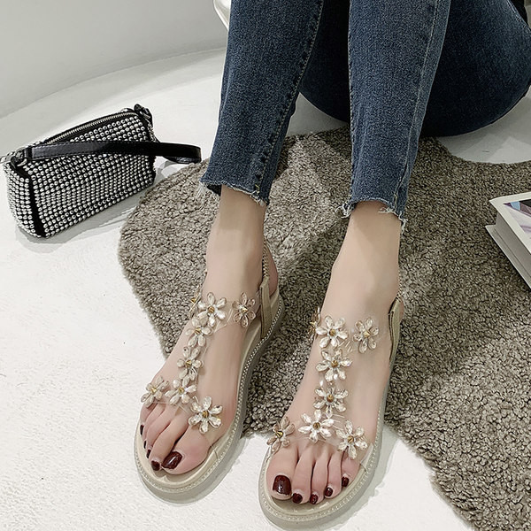 Moteriškos basutės su tamprėmis ir akmenukais