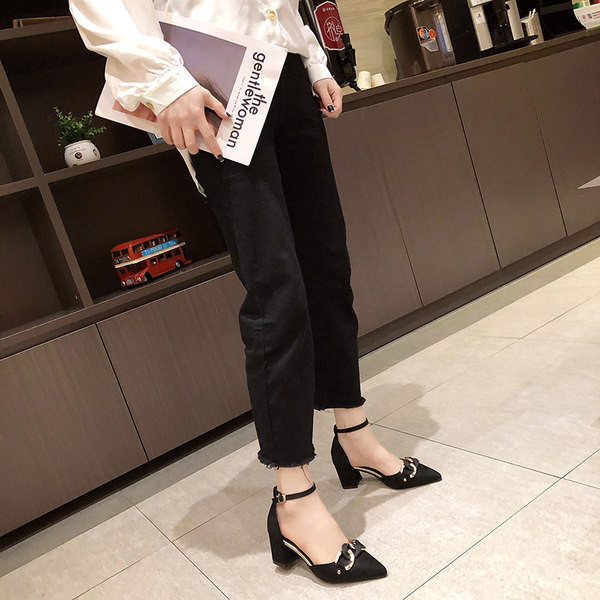 Model nou de sandale dama cu catarama si toc de 5 cm