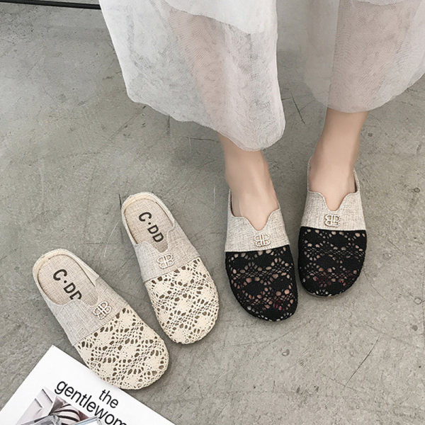 Ženske pletene papuče sa metalnim ukrasom u dvije boje