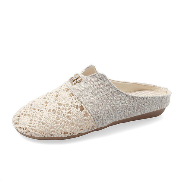 Ženske pletene papuče sa metalnim ukrasom u dvije boje