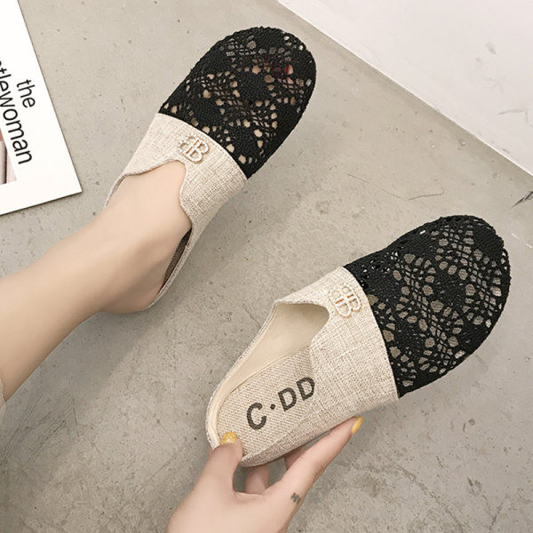 Ženske pletene papuče sa metalnim ukrasom u dvije boje