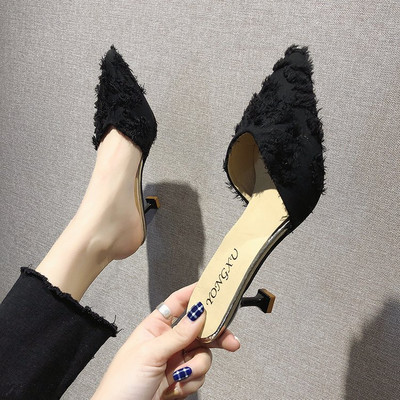 Moderne ženske papuče u špic s tankom petom