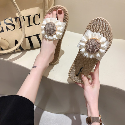 Ženske papuče sa 3D elementima i ravnim potplatom