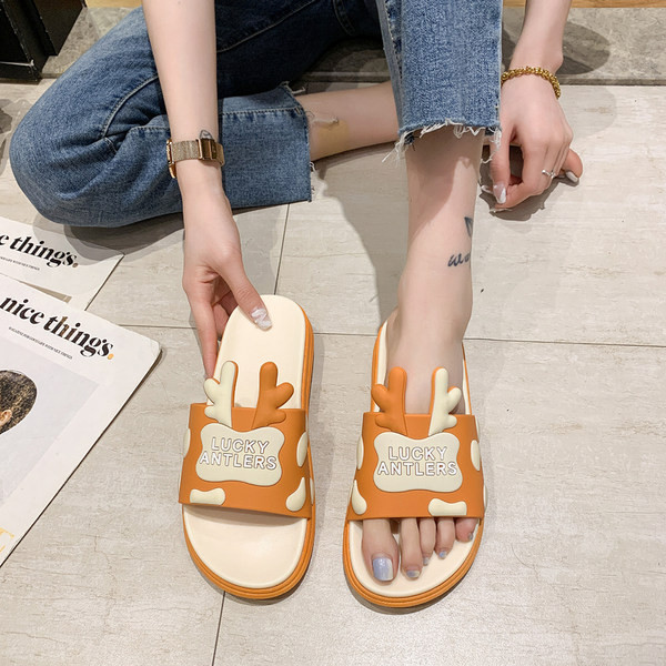 Papuci casual dama cu talpa plata si elemente 3D