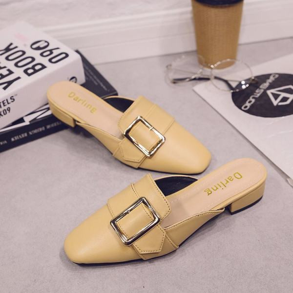 Ženske papuče od umjetne kože s kopčom i niskom debelom petom