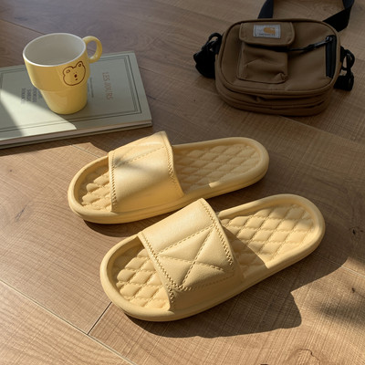 Naujas moteriškų laisvalaikio šlepečių modelis, tinkantis paplūdimiui kelių spalvų