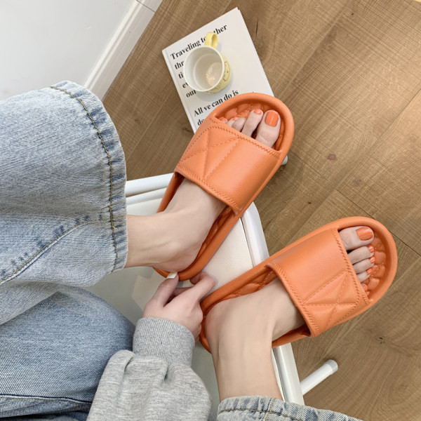 Naujas moteriškų laisvalaikio šlepečių modelis, tinkantis paplūdimiui kelių spalvų