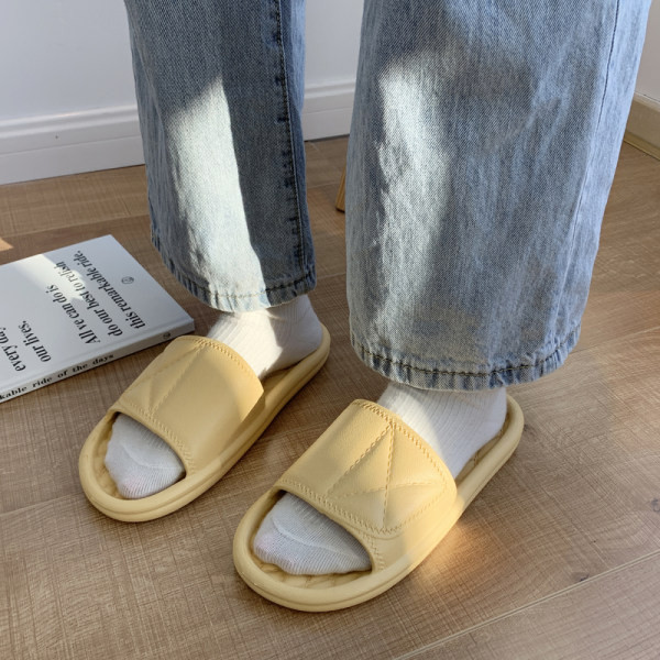 Naujas moteriškų laisvalaikio šlepečių modelis, tinkantis paplūdimiui kelių spalvų