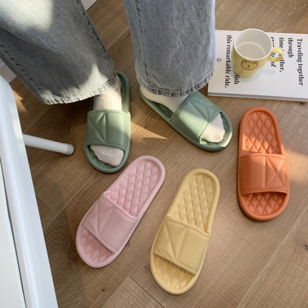 Naujas moteriškų laisvalaikio šlepečių modelis, tinkantis paplūdimiui kelių spalvų