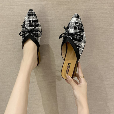 Novi model ženskih papuča sa trakom u crno-bijeloj boji