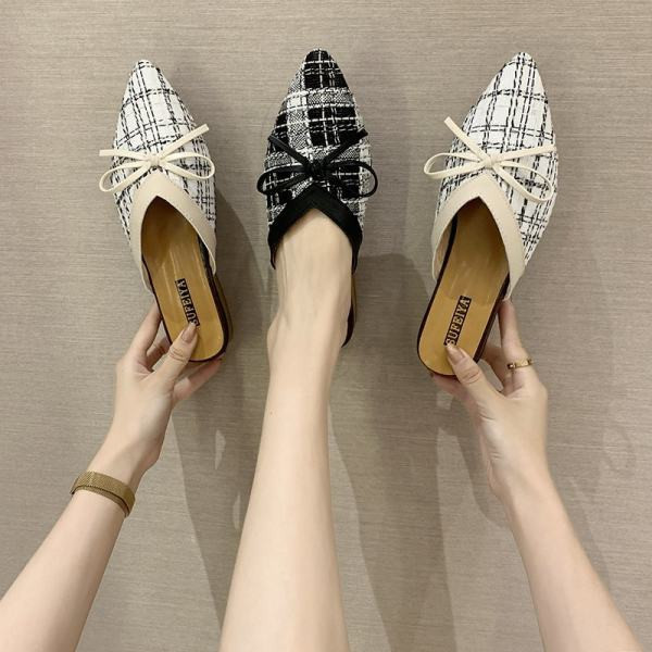 Novi model ženskih papuča sa trakom u crno-bijeloj boji