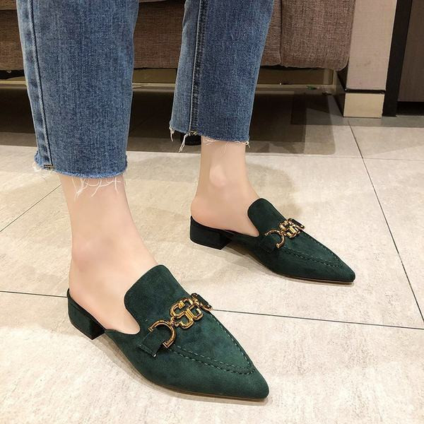 Ženske špicaste papuče od eko brušene kože sa metalnim elementom