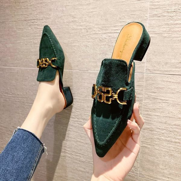 Ženske špicaste papuče od eko brušene kože sa metalnim elementom