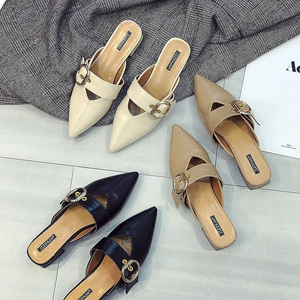 Ženske špicaste papuče od umjetne kože s kopčom