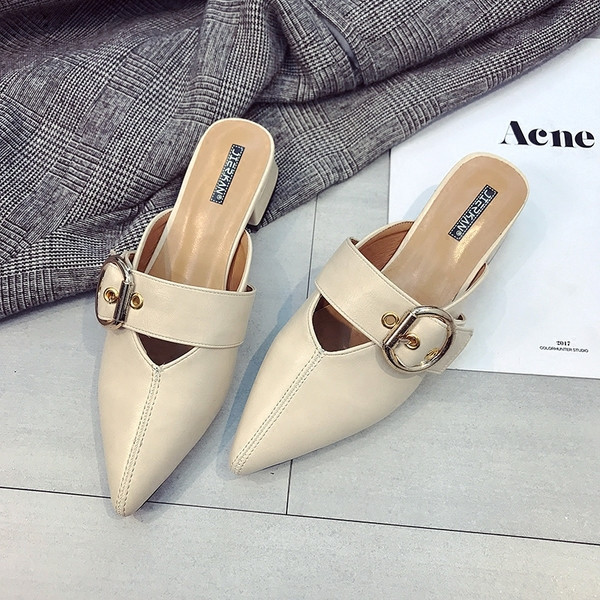 Ženske špicaste papuče od umjetne kože s kopčom